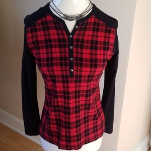 Chaps red & black plaid long sleeve tshirt 🌟